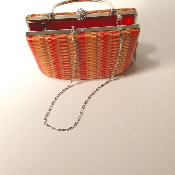 d'margeaux clutch purse silver chain strap and silver handle. - Picture 9 of 12